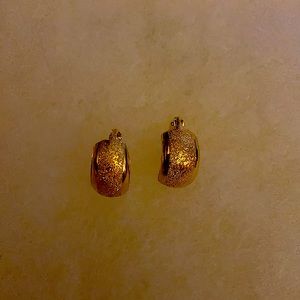 It’s 18 gold from Thailand never been use brand new